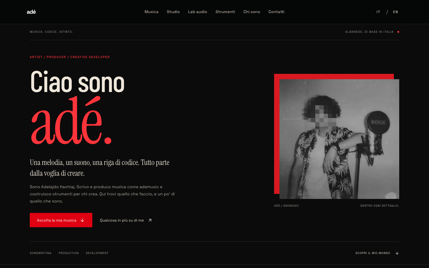 Anteprima del sito personale di adé, tra musica e sviluppo creativo