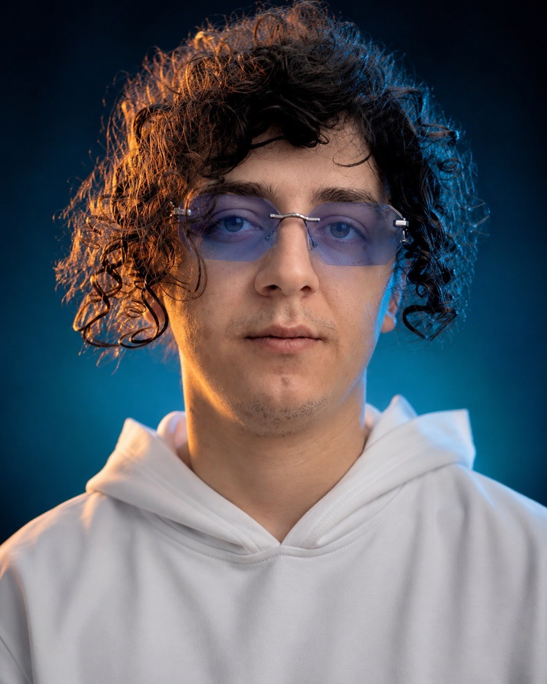Adelajdo Haxhiaj (Adé), Creative Developer e Designer a Milano